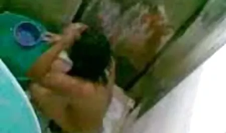 பொது முகவர் அவள் முதிர்ந்த ஆபாச கொண்ட ஒரு சதி இளம்பெண்