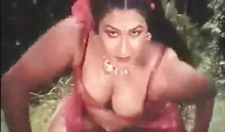 சிண்டி பெற உங்கள் ஆபாச ரெட்ரோ முதிர்ந்த கழுதை இங்கே
