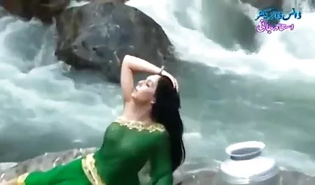 - Kizzy முதிர்ந்த இளம் ஆபாச ஆறு கடினமாக சவாரி, பெரிய கழுதை